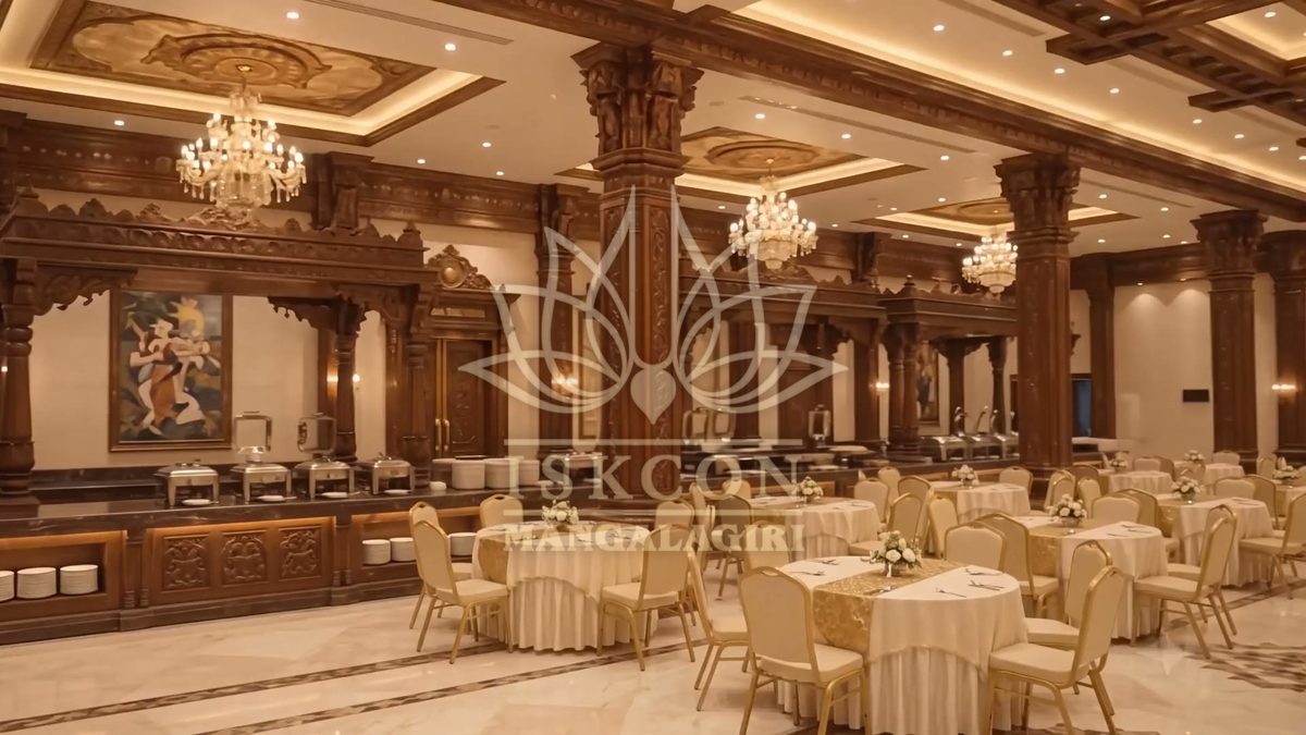 A spacious dining hall